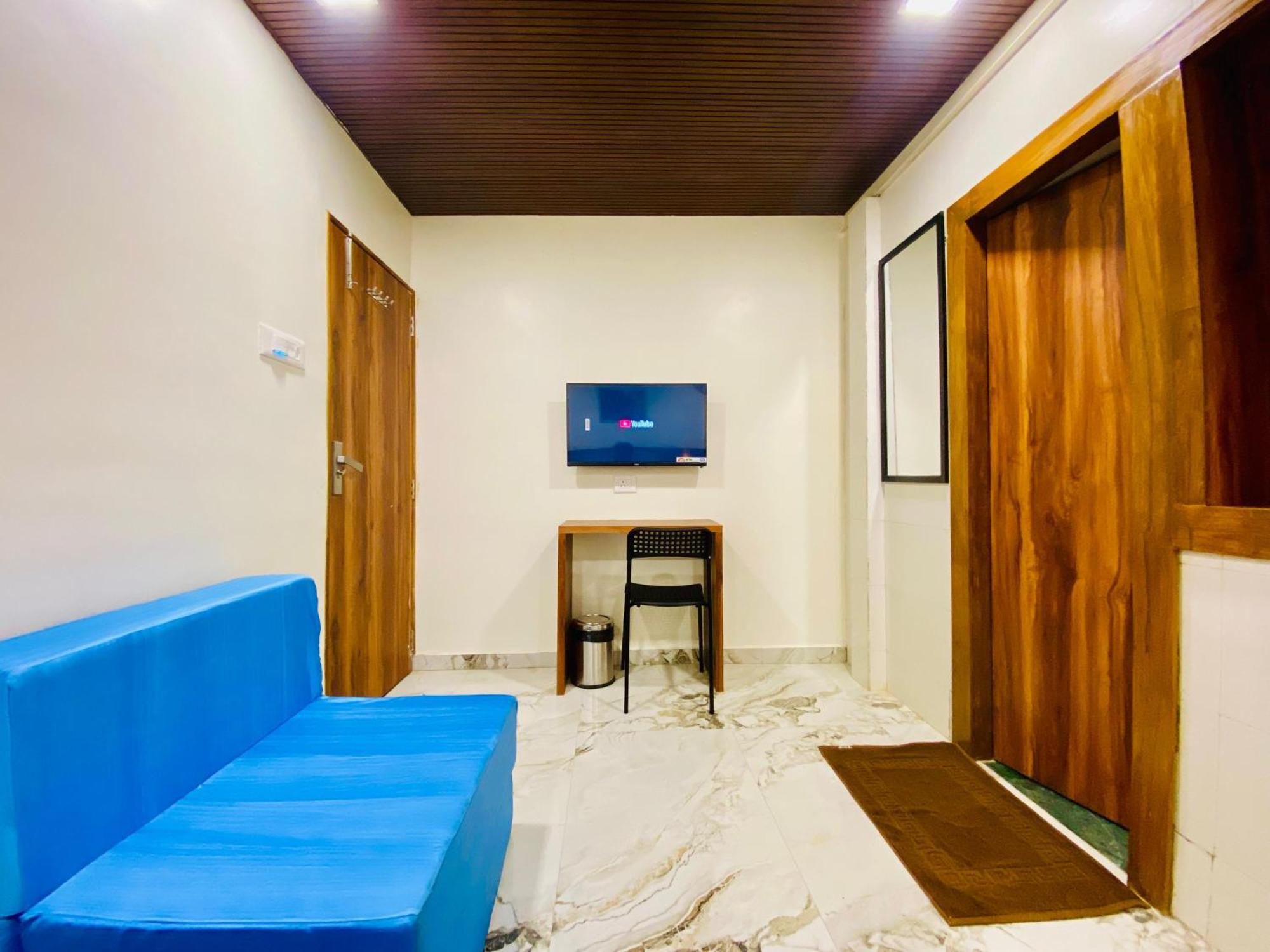 Hotel Avk-Near Kokilaben Hospital & Versova Beach- Rooms With Kitchen Hotel 3*