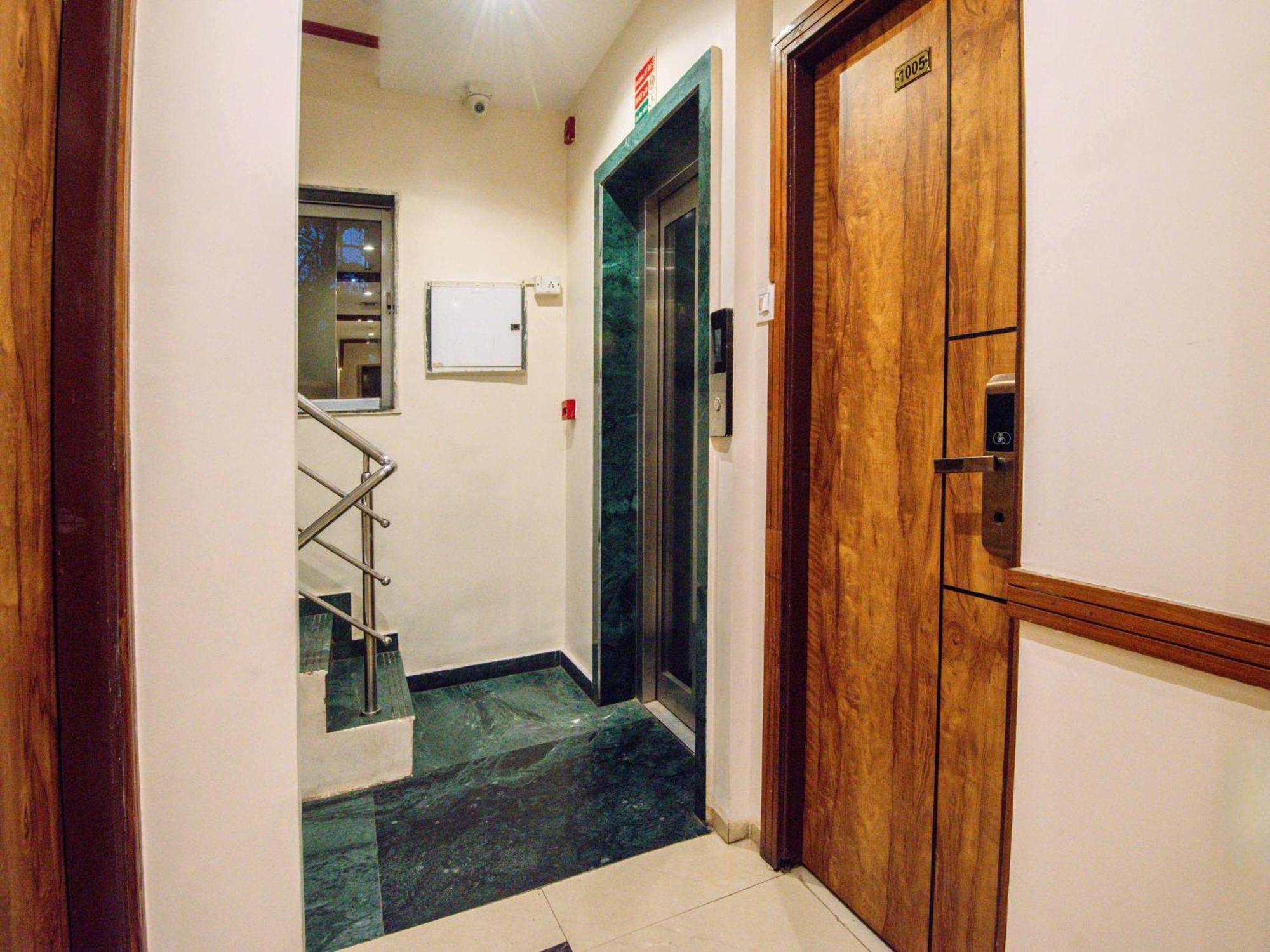 Hotel Skylink Hospitality Next To Amber Imperial 3*