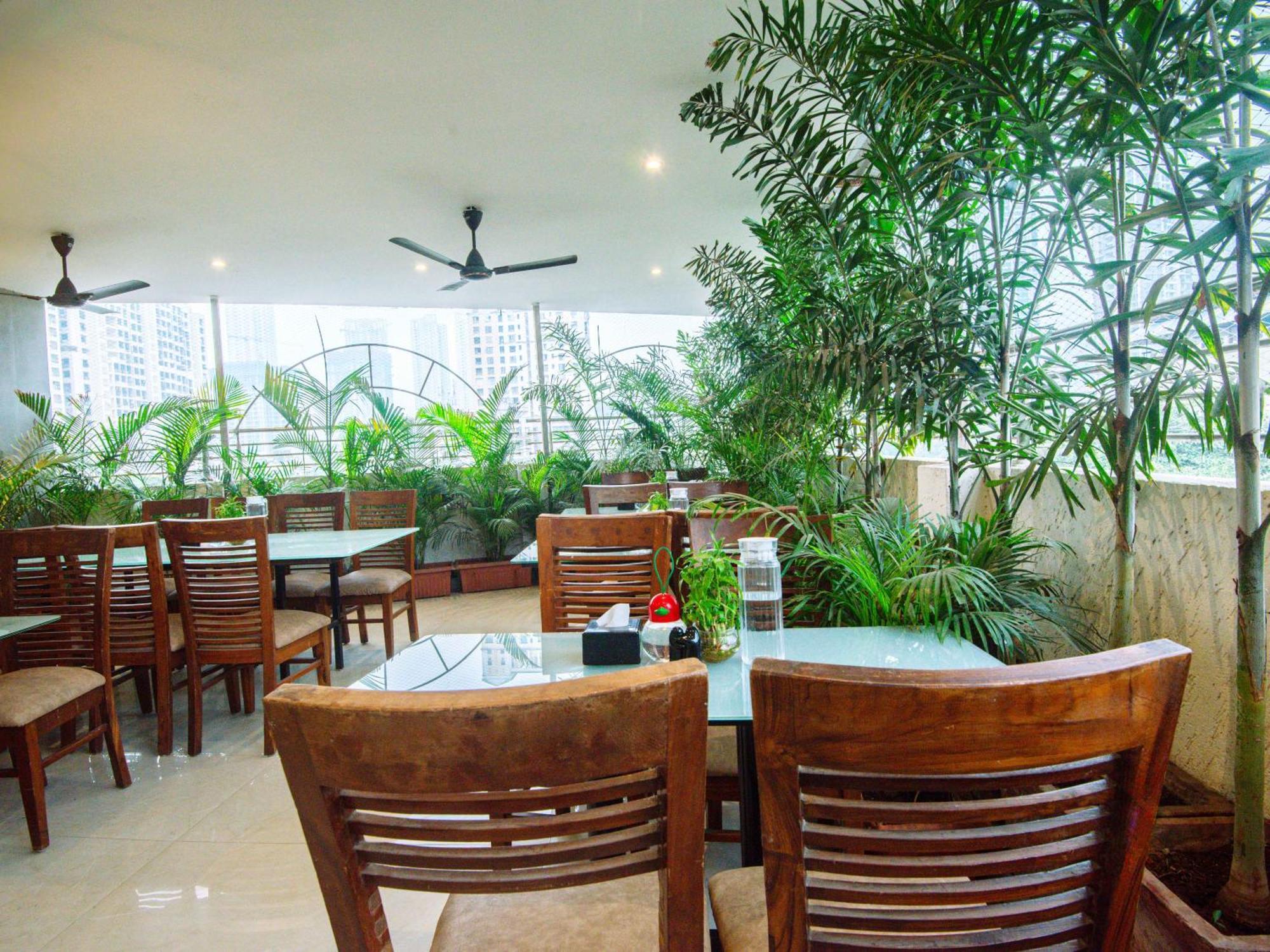 Hotel Skylink Hospitality Next To Amber Imperial