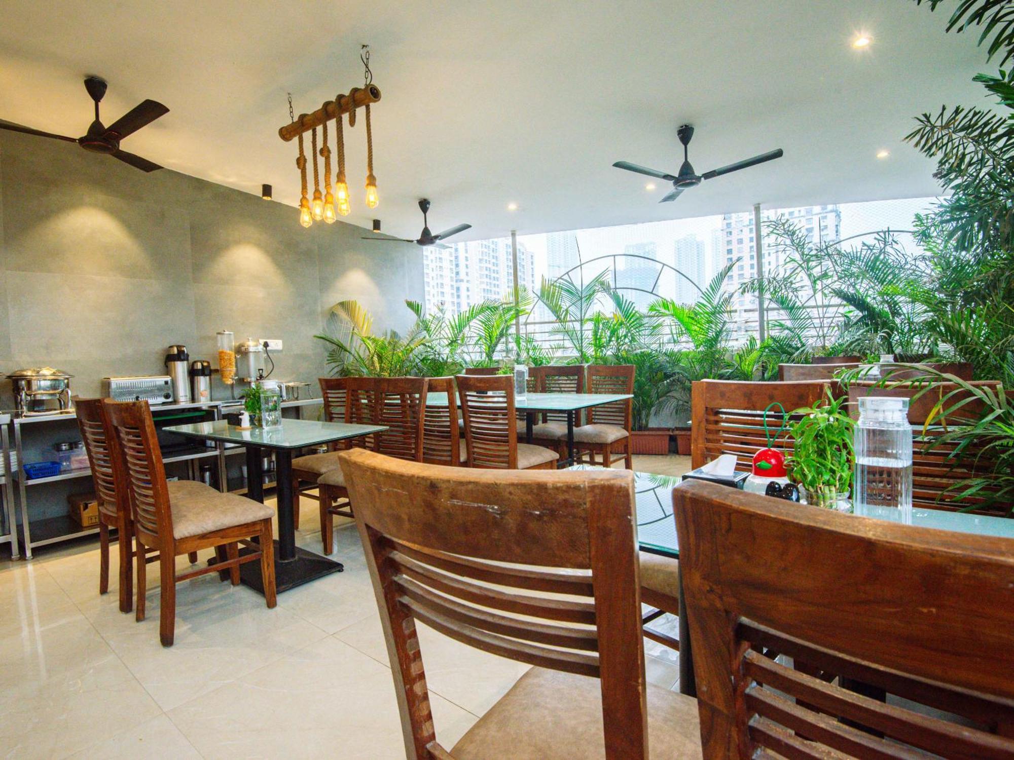 Skylink Hospitality Next To Amber Imperial Hotel 3*