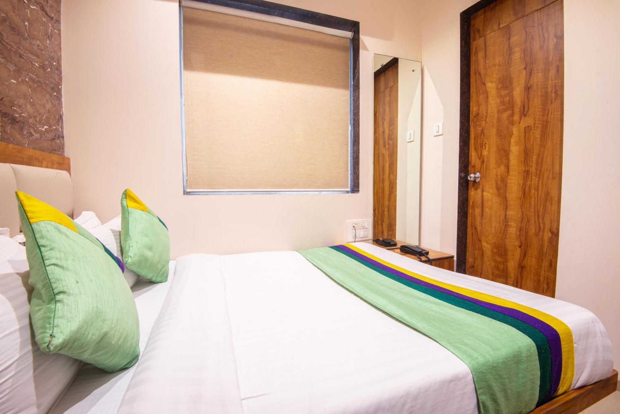 Skylink Hospitality Next To Amber Imperial Hotel Mumbai