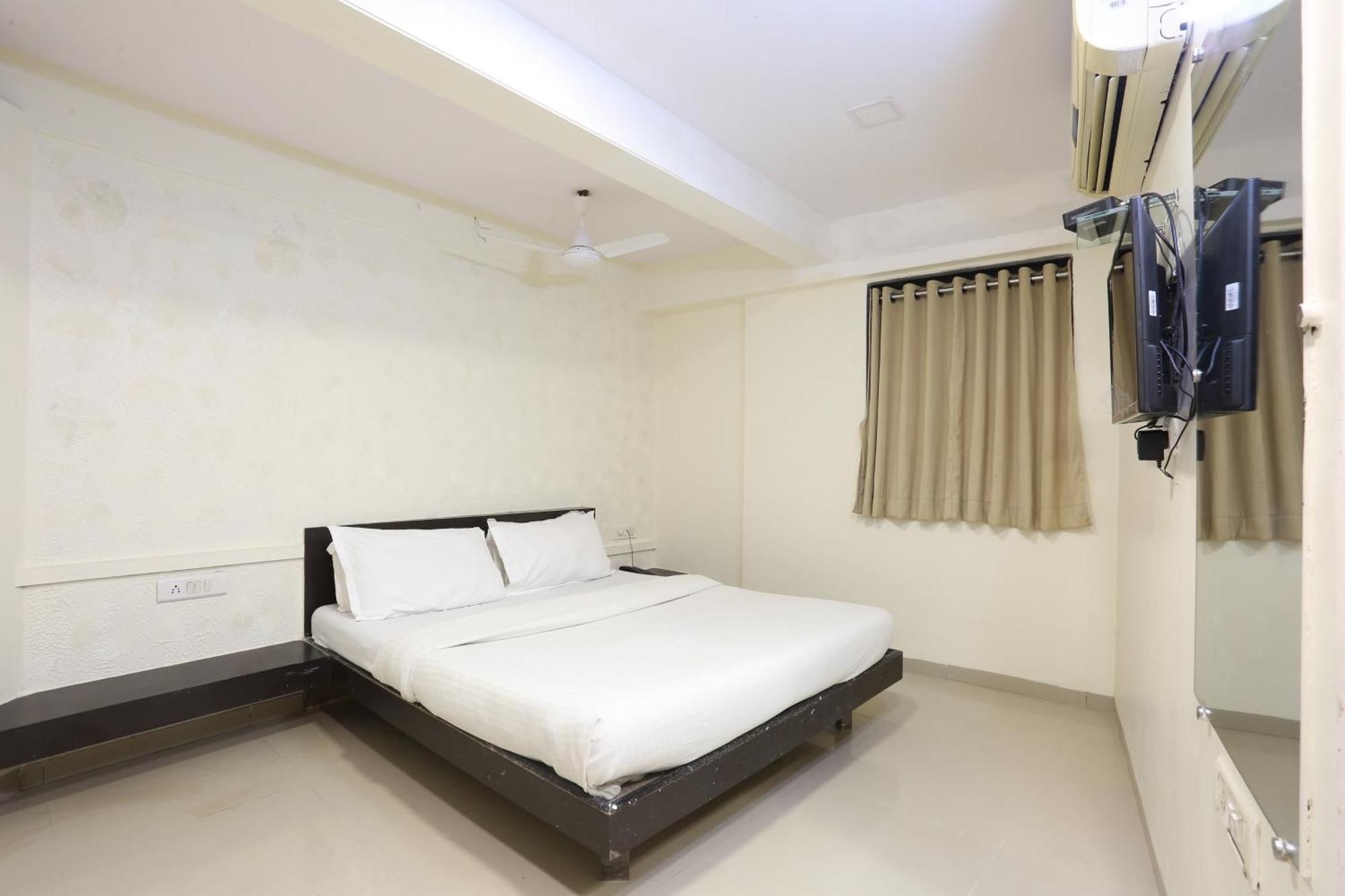 Kamran Residency-near Us Embassy Hotel 3*