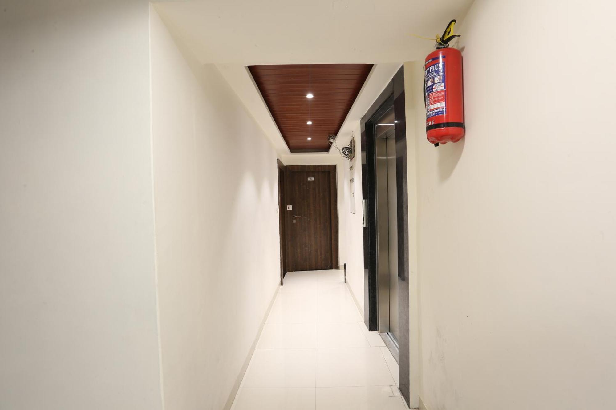Kamran Residency-near Us Embassy 3*