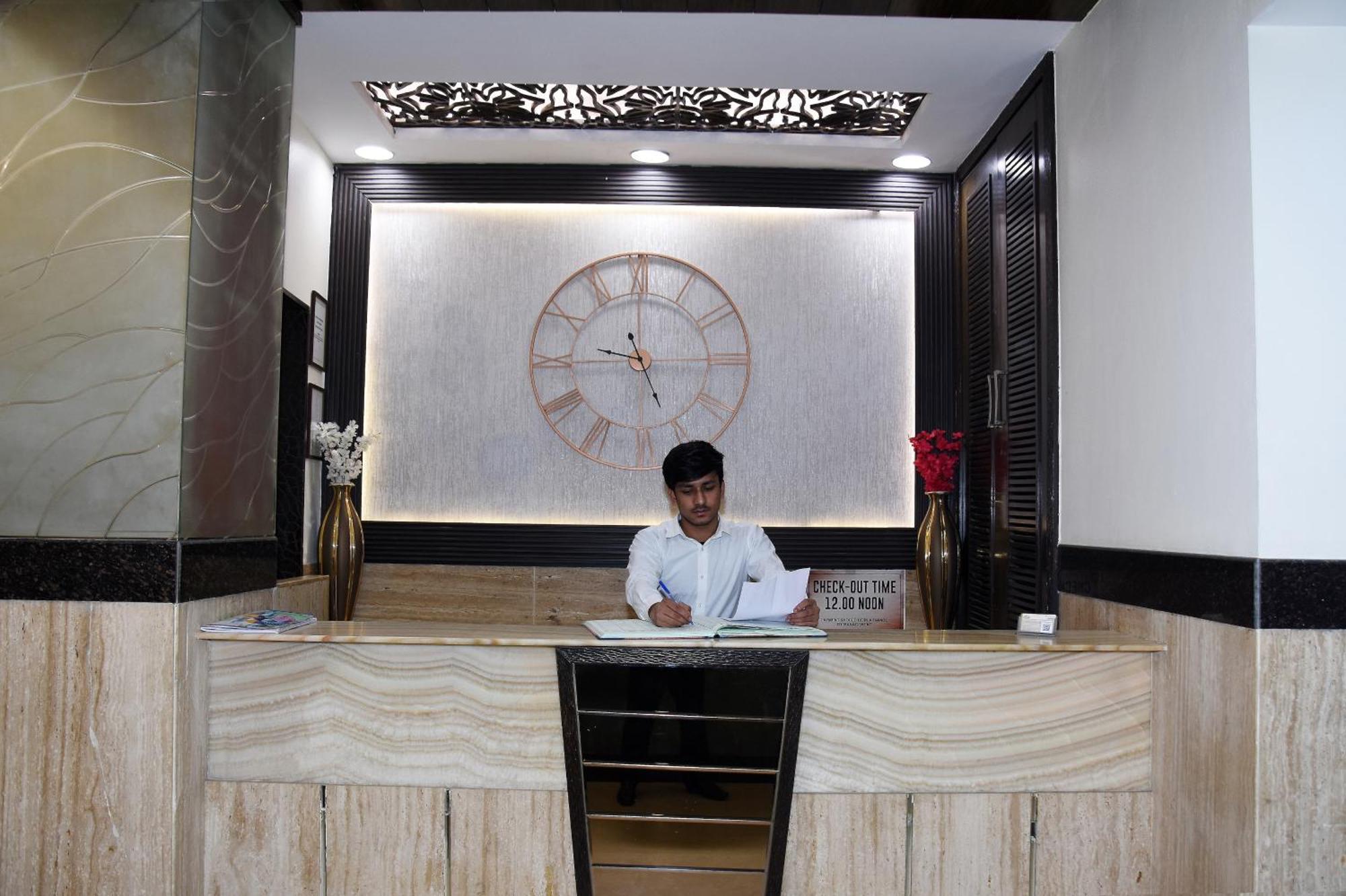 Hotel Kamran Residency-near Us Embassy