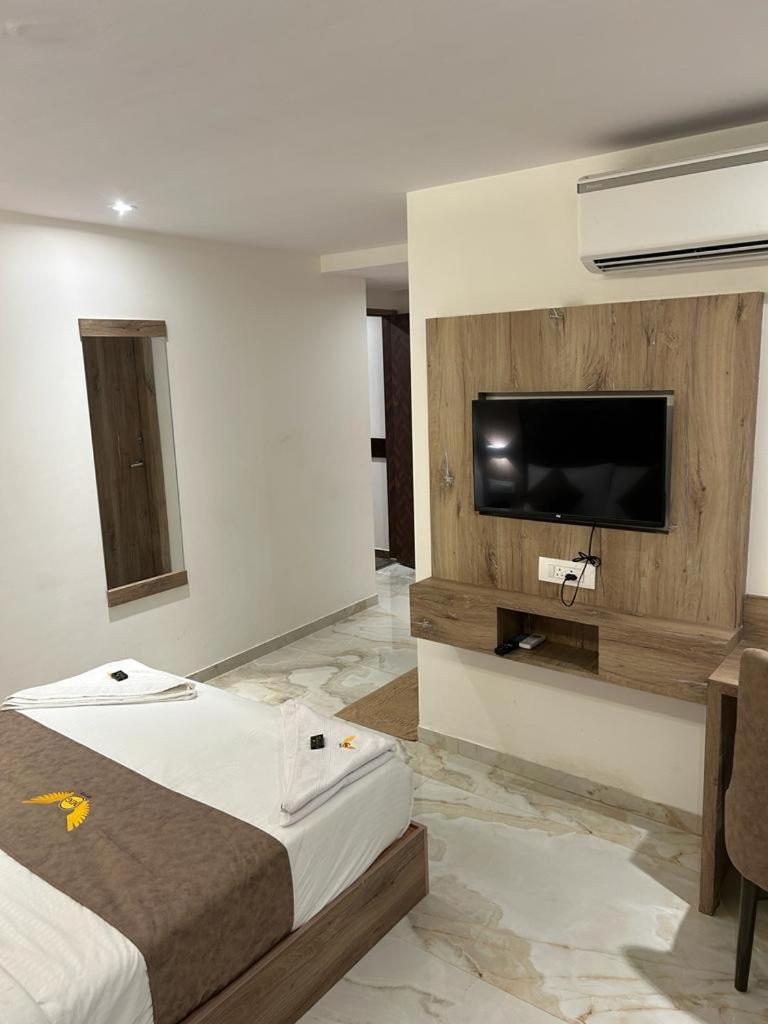 Hotel Mig Mumbai