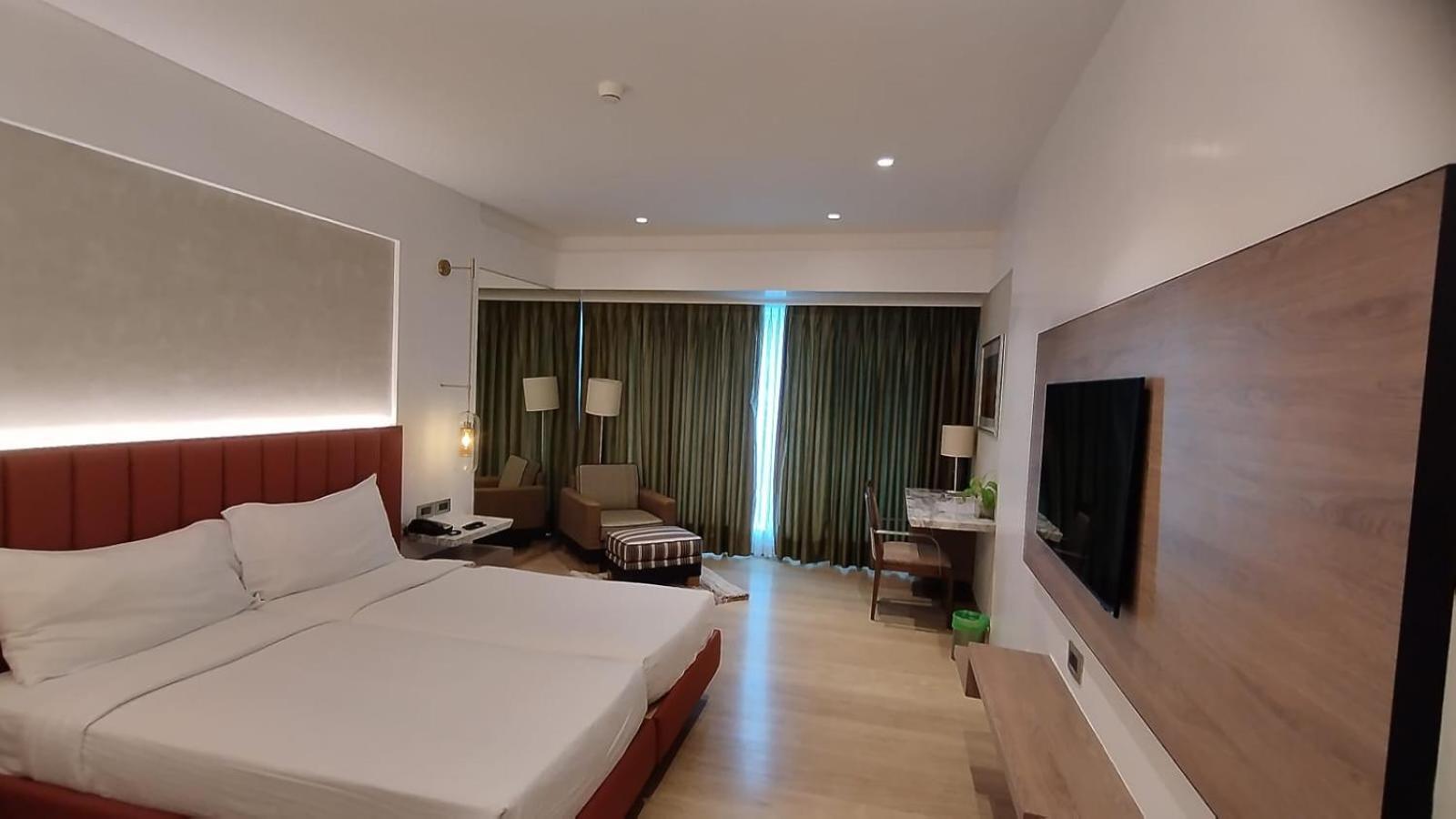 Mirage Hotel, International Airport Hotel 4*