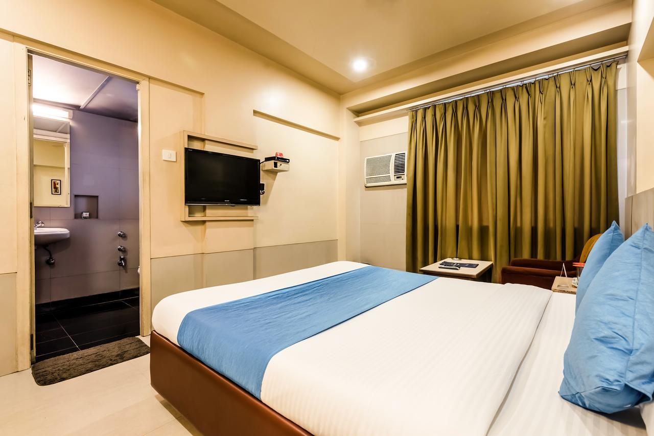 Hotel Oyo Flagship 561 Host
