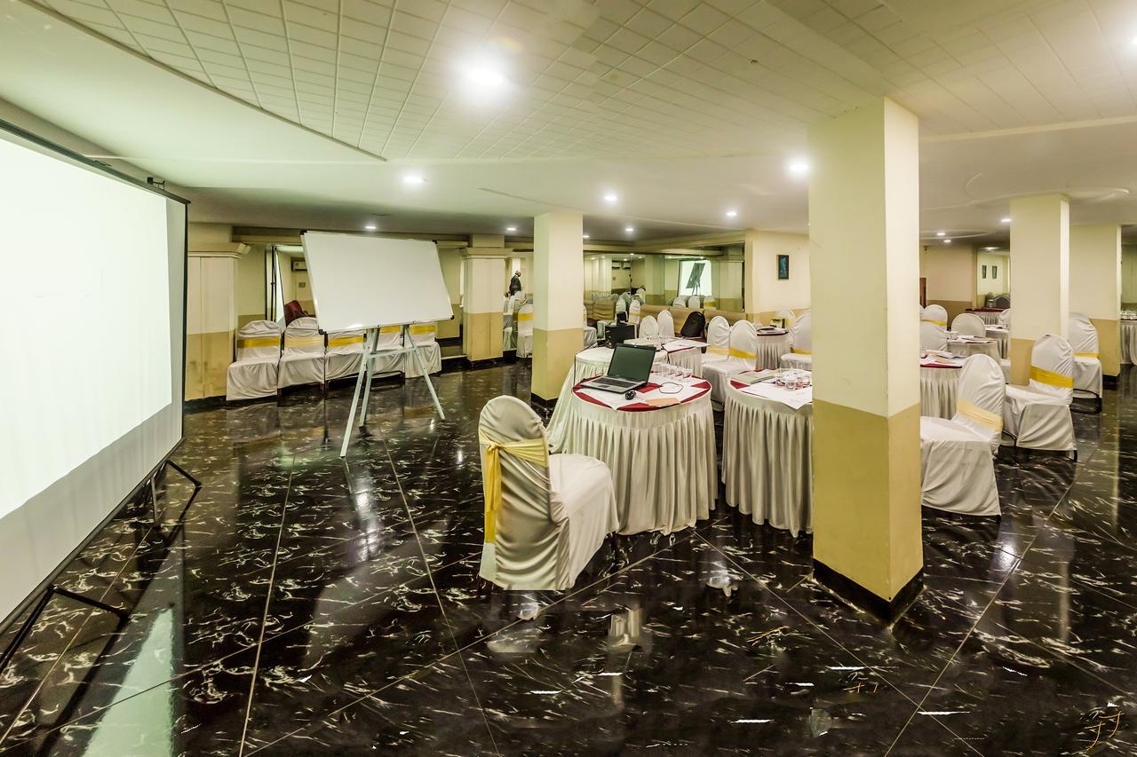 Oyo Flagship 561 Host Hotel Mumbai