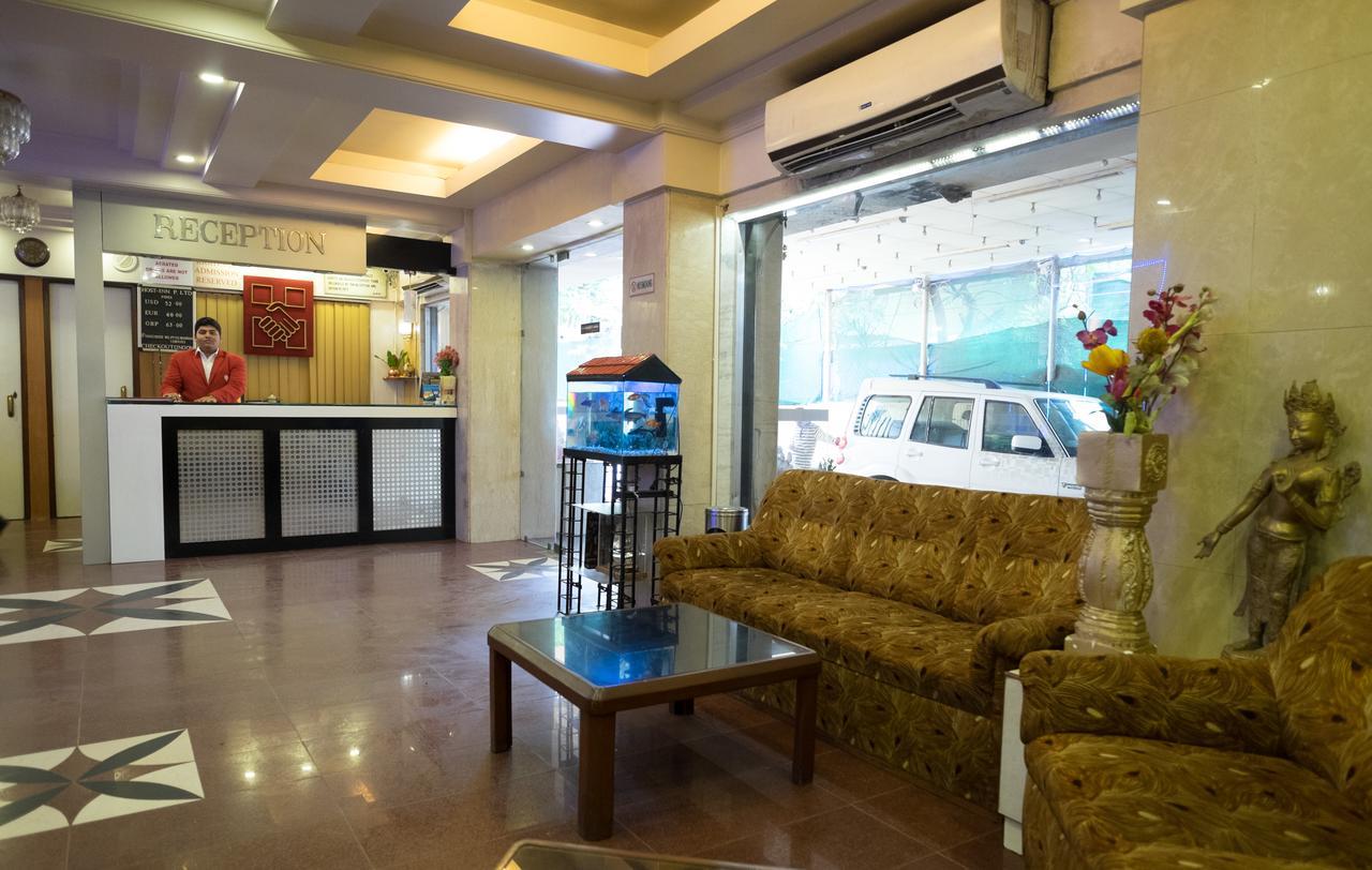 Oyo Flagship 561 Host Hotel Mumbai