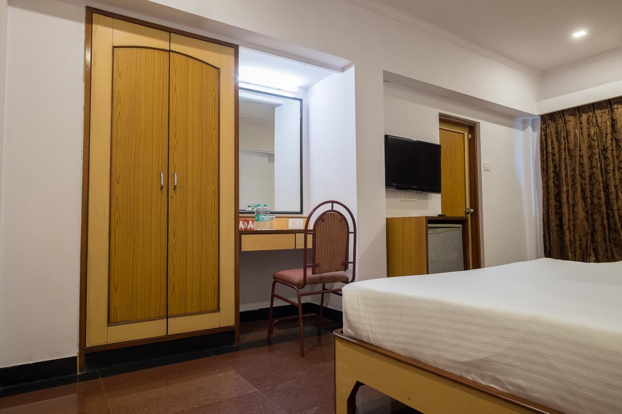 Hotel Oyo Flagship 561 Host Mumbai