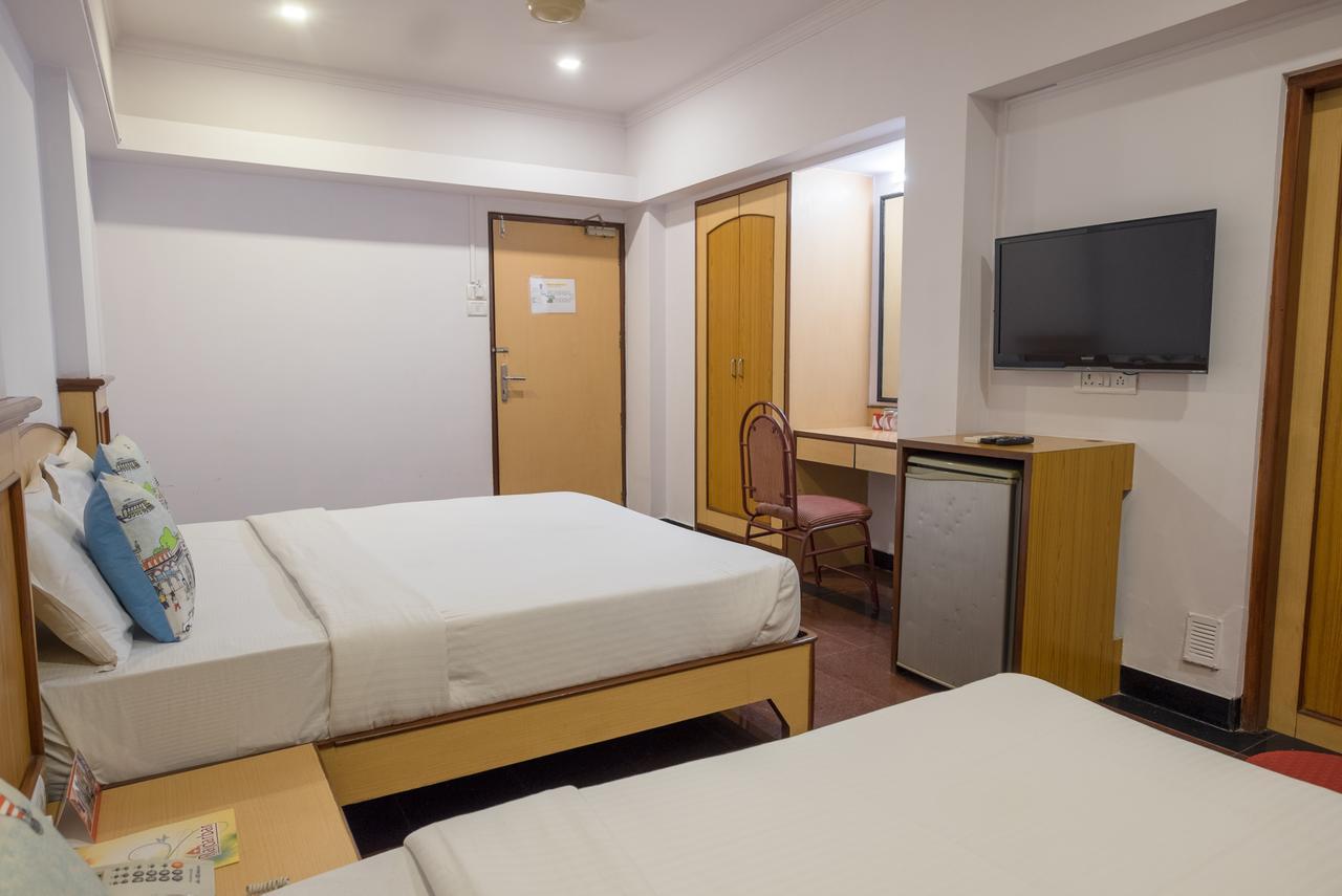 Oyo Flagship 561 Host Hotel