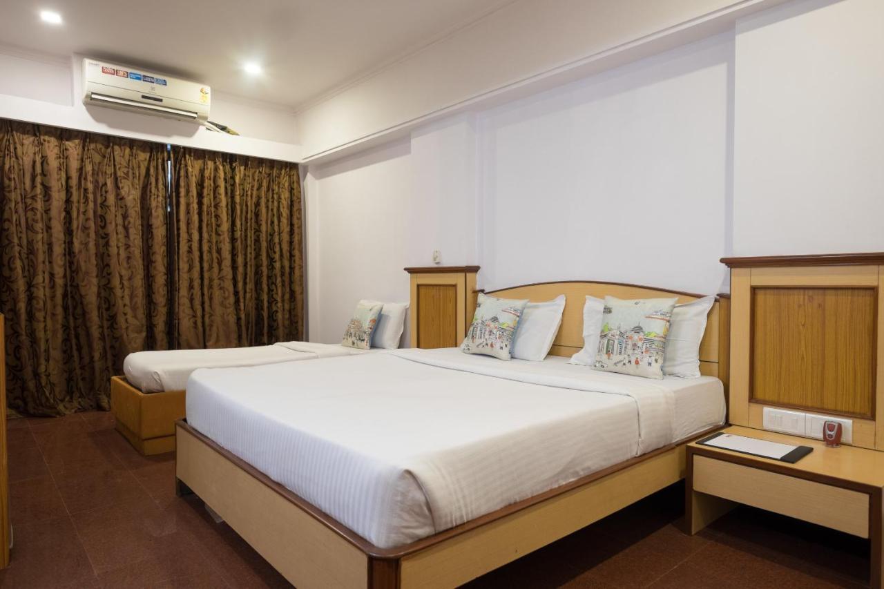 Oyo Flagship 561 Host Hotel