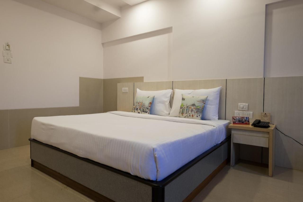 Hotel Oyo Flagship 561 Host Mumbai
