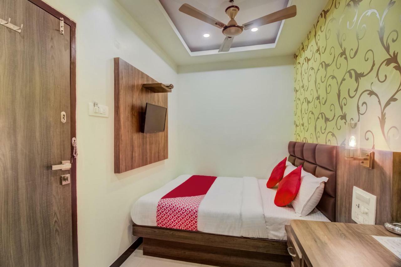 Oyo 42009 A One Hotel 3*