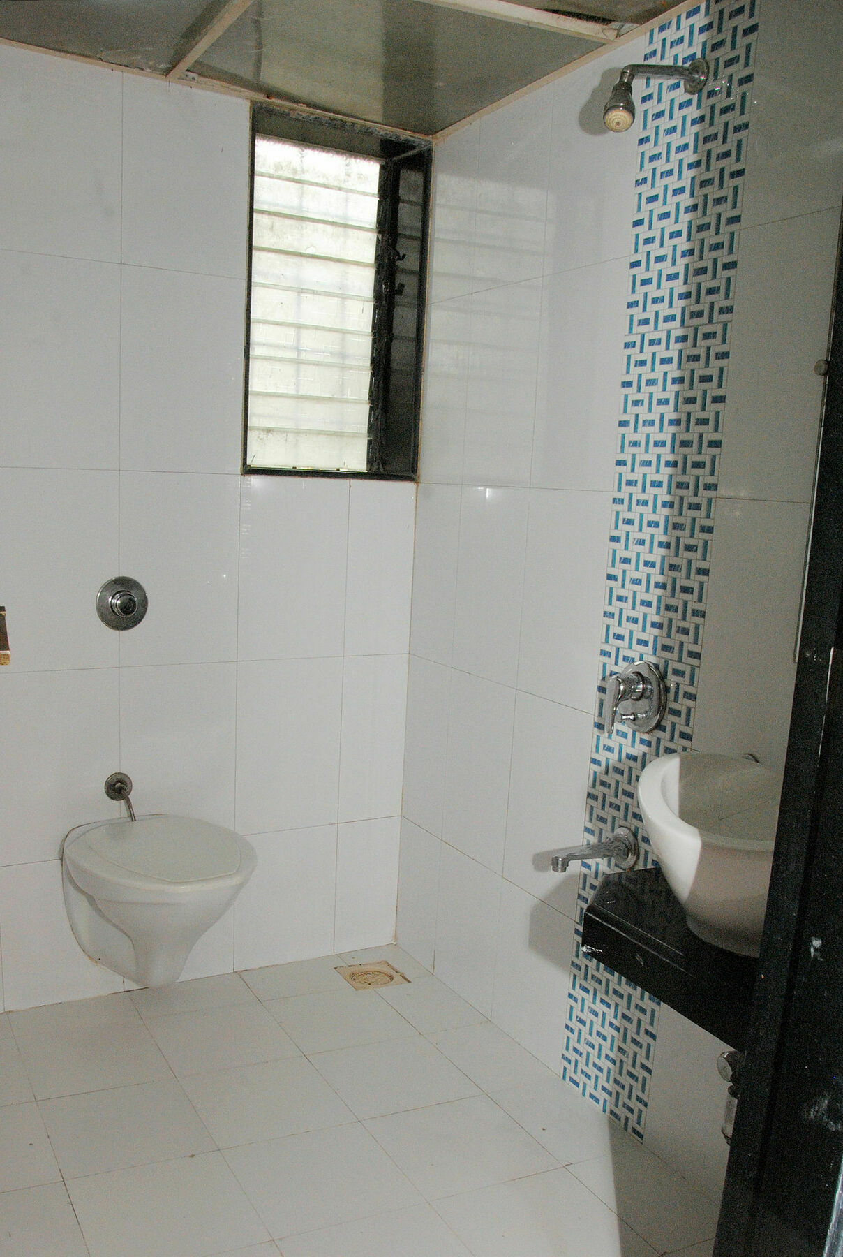 Kamran Residency-near Us Embassy Hotel Mumbai
