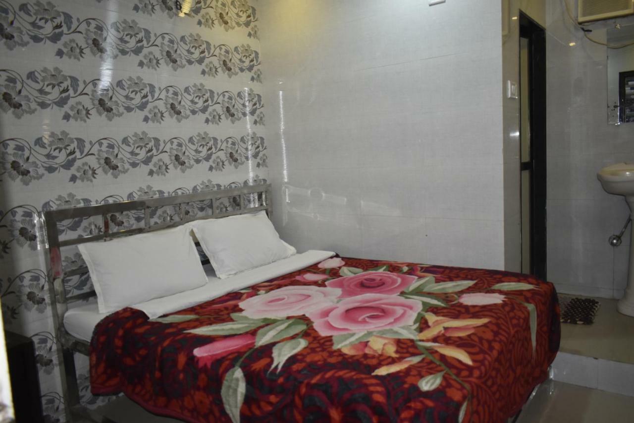National Hotel 3*