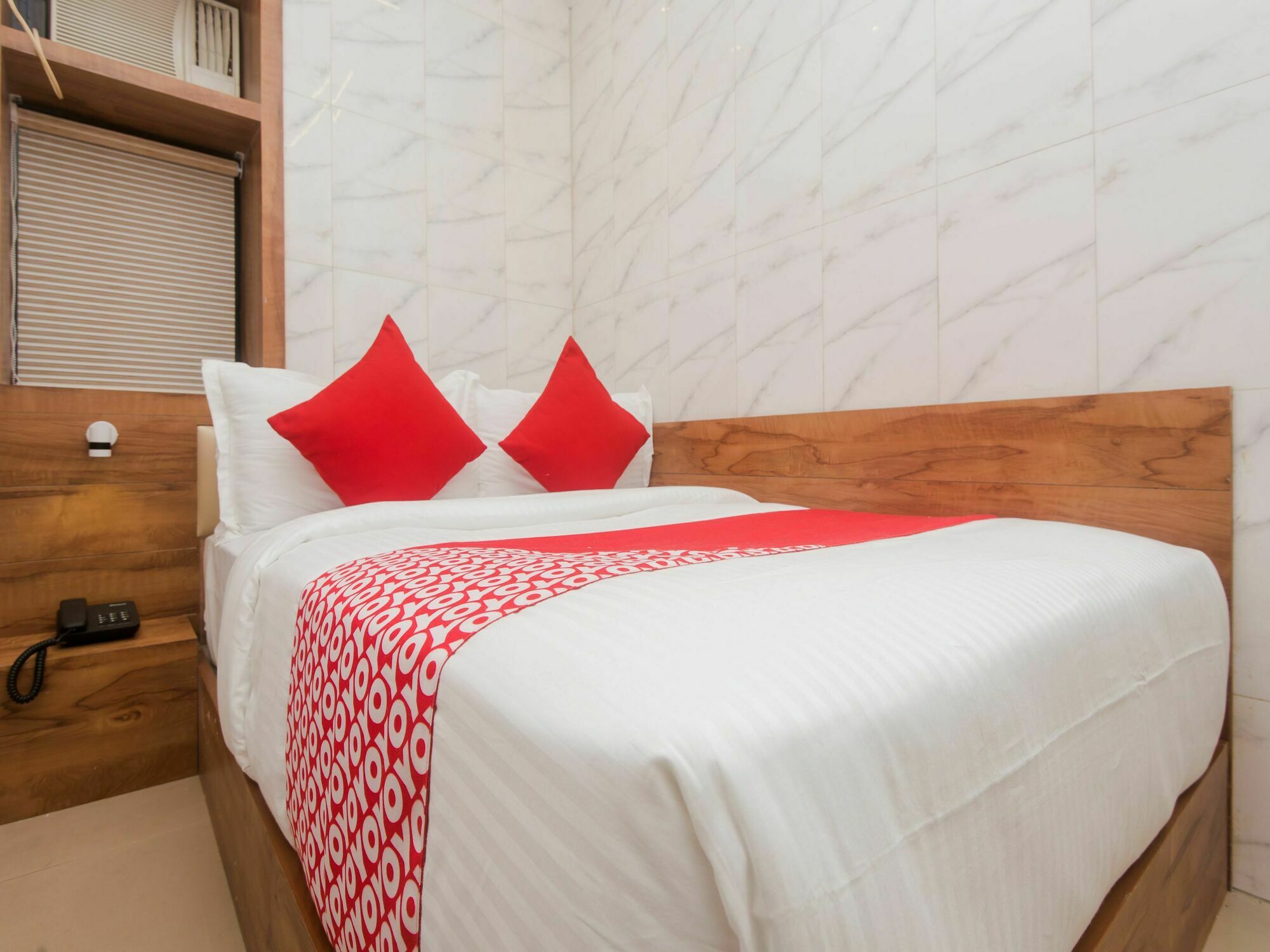 Hotel Fabhotel Indore Palace