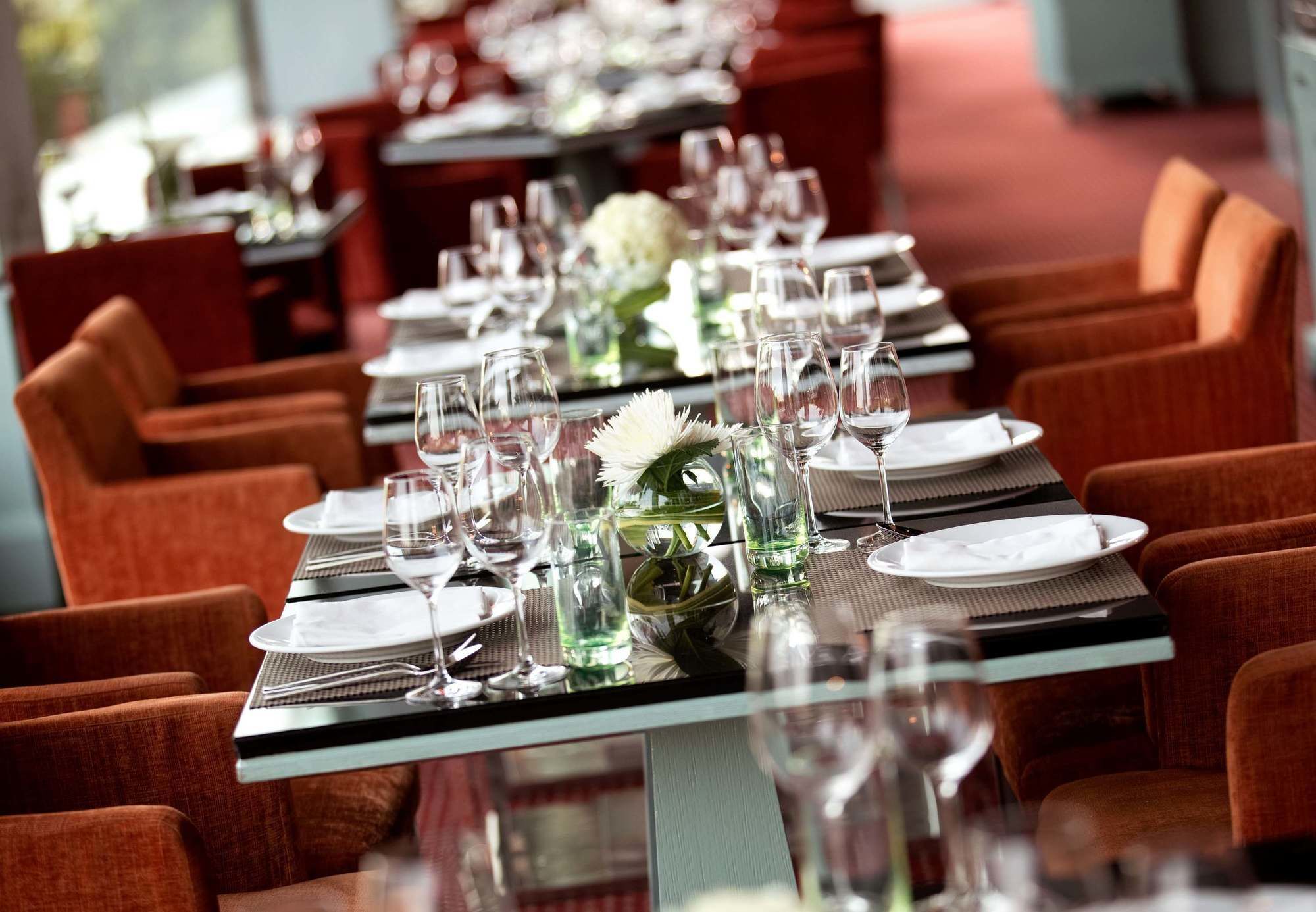 Marriott Executive - Lakeside Chalet, Hotel Mumbai