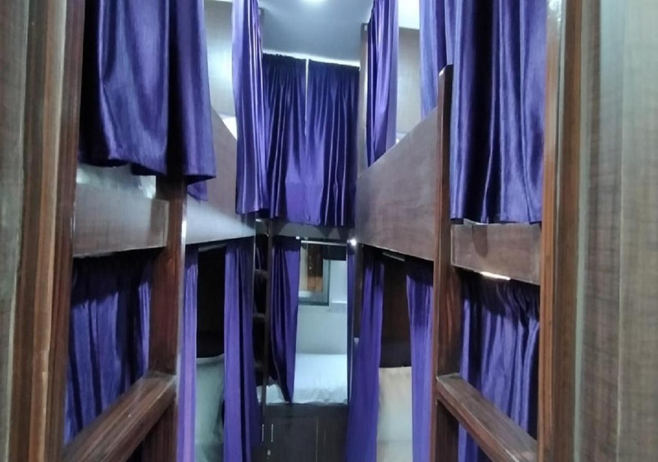 Kalina Male And Female Mumbai