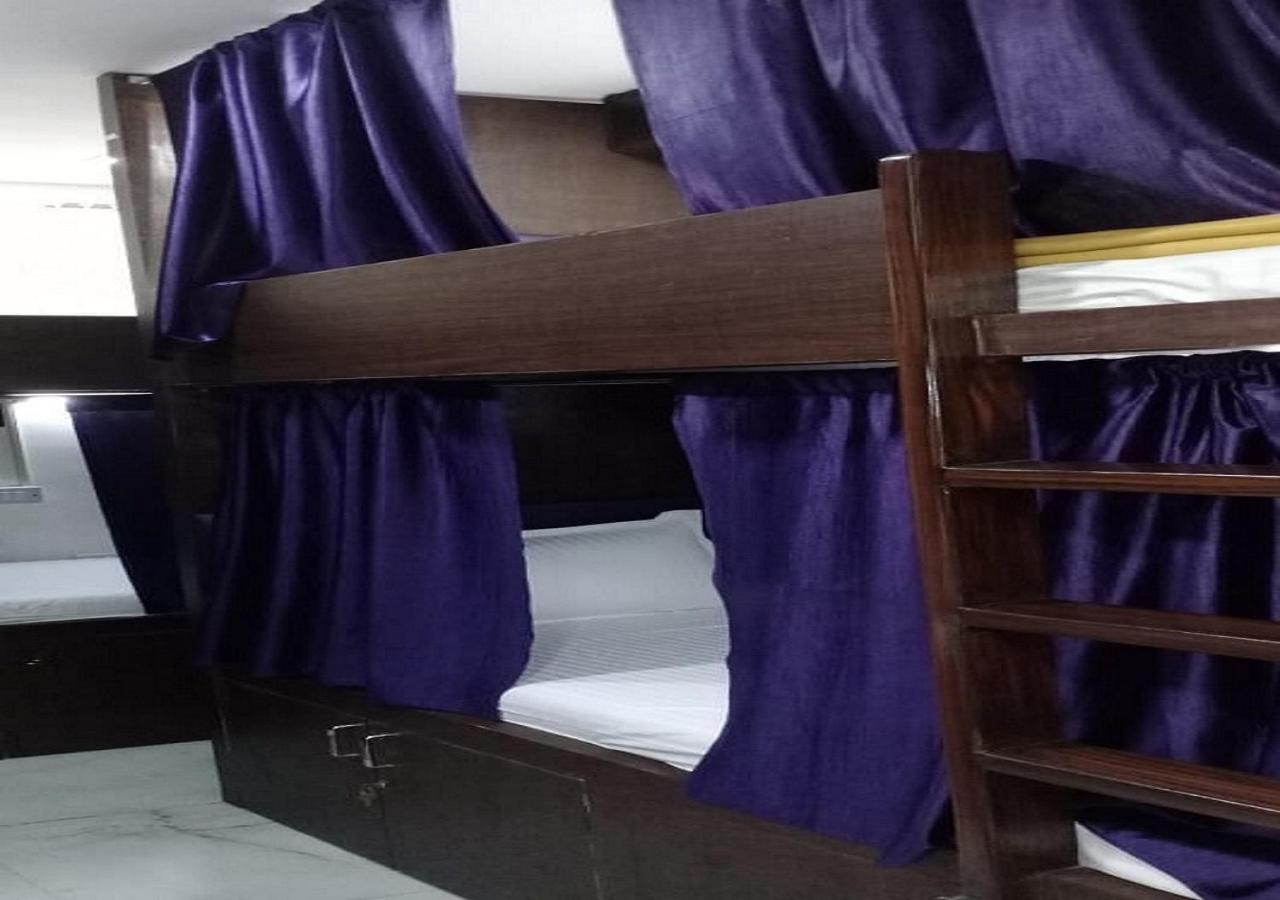 Kalina Male And Female Hostel Mumbai