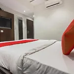 Oyo Preferred 75540 Hotel Flora Suites