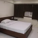 Hotel Adarsh Baug