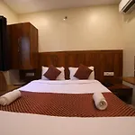 Oyo 8757 Prakash Inn