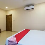 Oyo 64827 Marve Residency
