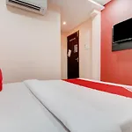 Oyo 77164 Hotel Grant Palace