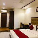 Hotel Bkc Grand- Near Trade Centre, Visa Consulate