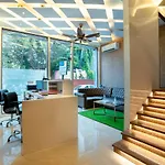 Hotel Empire - Near Mumbai International Airport