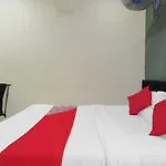 Oyo 85835 Hotel Saachi