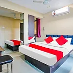 Oyo 85835 Hotel Saachi