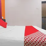 Oyo 85835 Hotel Saachi