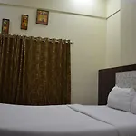 Hotel Sea View - Near Taj Hotel
