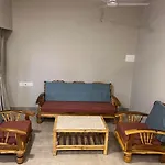 Pinaki Comfort Stay, Vile Parle