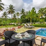 Grey Mosaics By Stayvista - Mountain-View Villa In Vasai With Pool, Spacious Lawn & Terrace