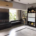 Luxurious Cozy 1 King Bed Suite With Free Parking