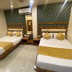 Hotel Pearl View - Near Us Embassy Bkc