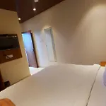 Hotel Rigga Inn Kokilaben Dhirubhai Ambani Hospital