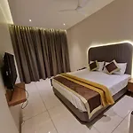 The Ube Residency - Hotel In Malad