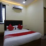 Hotel Crown Near Nesco Center-Oberoi Mall Goregaon East