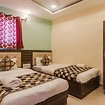 Hotel Golden Galaxy