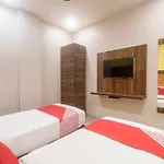 Super Oyo Hotel Blue Executive Near Chhatrapati Shivaji International Airport