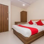 Oyo Flagship 23259 Hotel Galaxy Inn