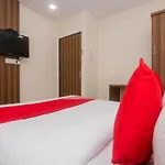 Oyo Flagship 23259 Hotel Galaxy Inn
