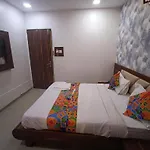 Hotel Adore International - Near Mumbai Airport & Visa Consulate