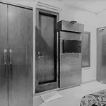 Fabhotel Realm Inn