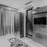Fabhotel Realm Inn