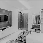 Fabhotel Realm Inn